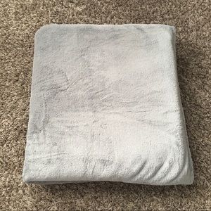 3/$15💜King Size Blanket